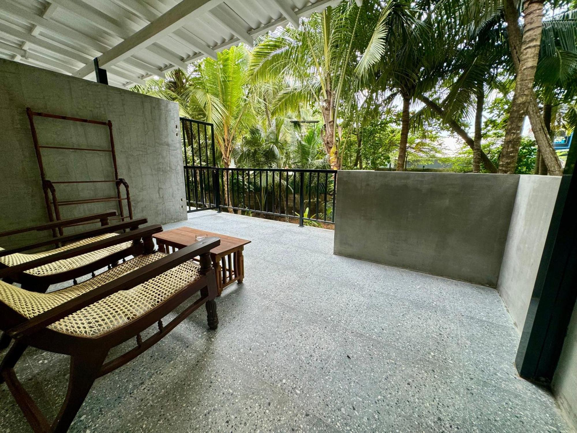 Brinkhouse Guesthouse , Unawatuna Beach Exterior photo