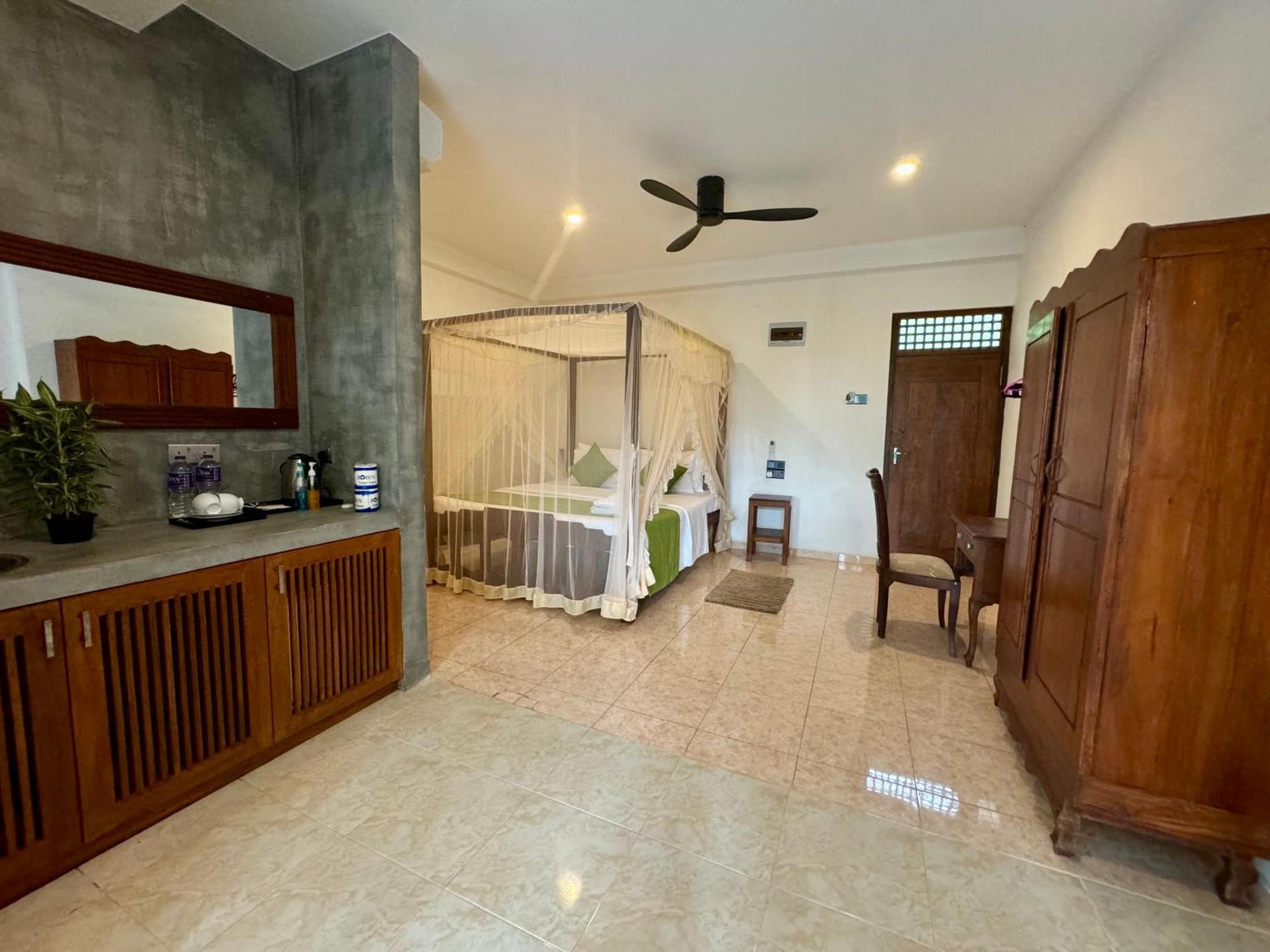 Brinkhouse Guesthouse , Unawatuna Beach Exterior photo