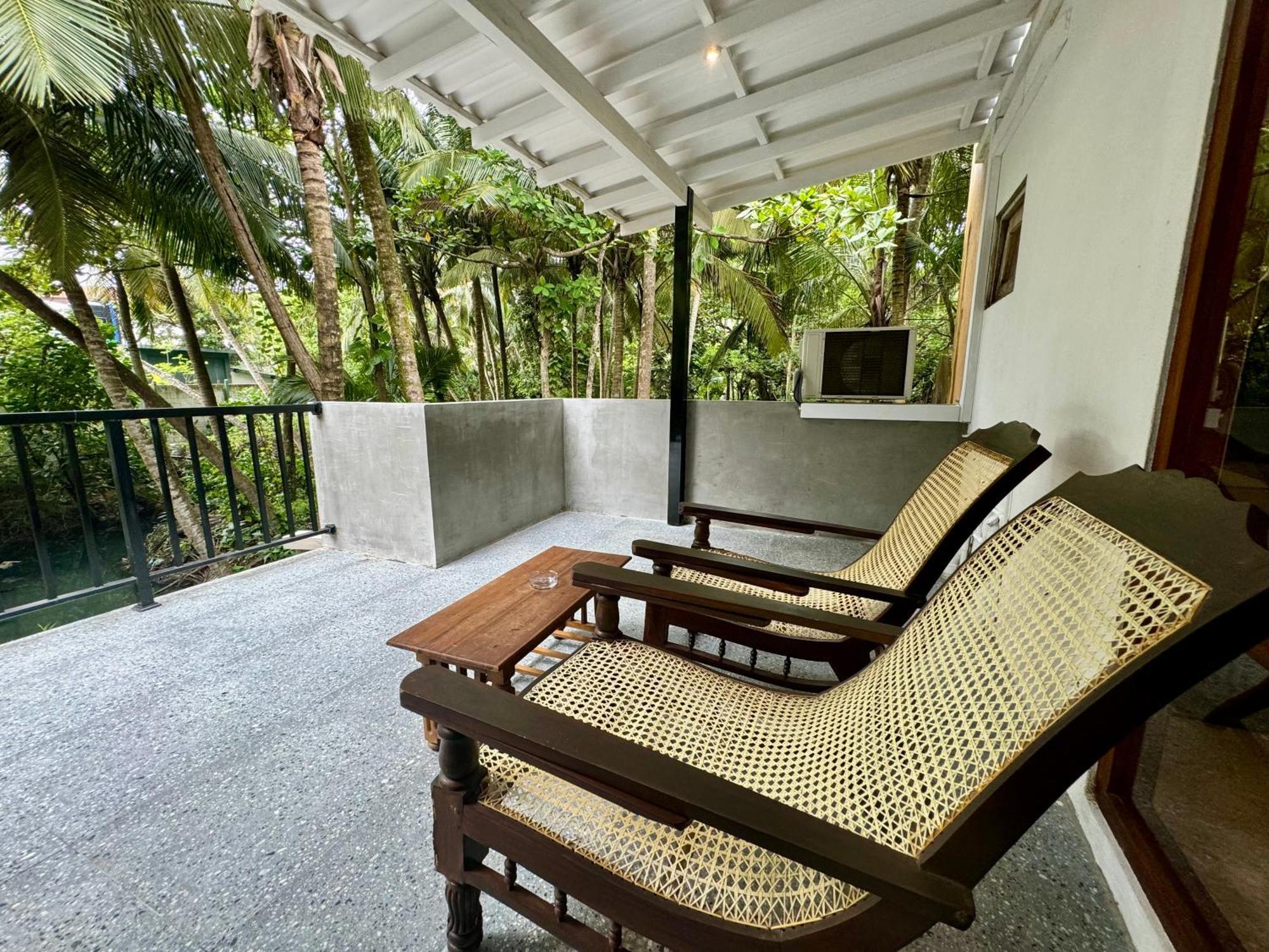 Brinkhouse Guesthouse , Unawatuna Beach Exterior photo