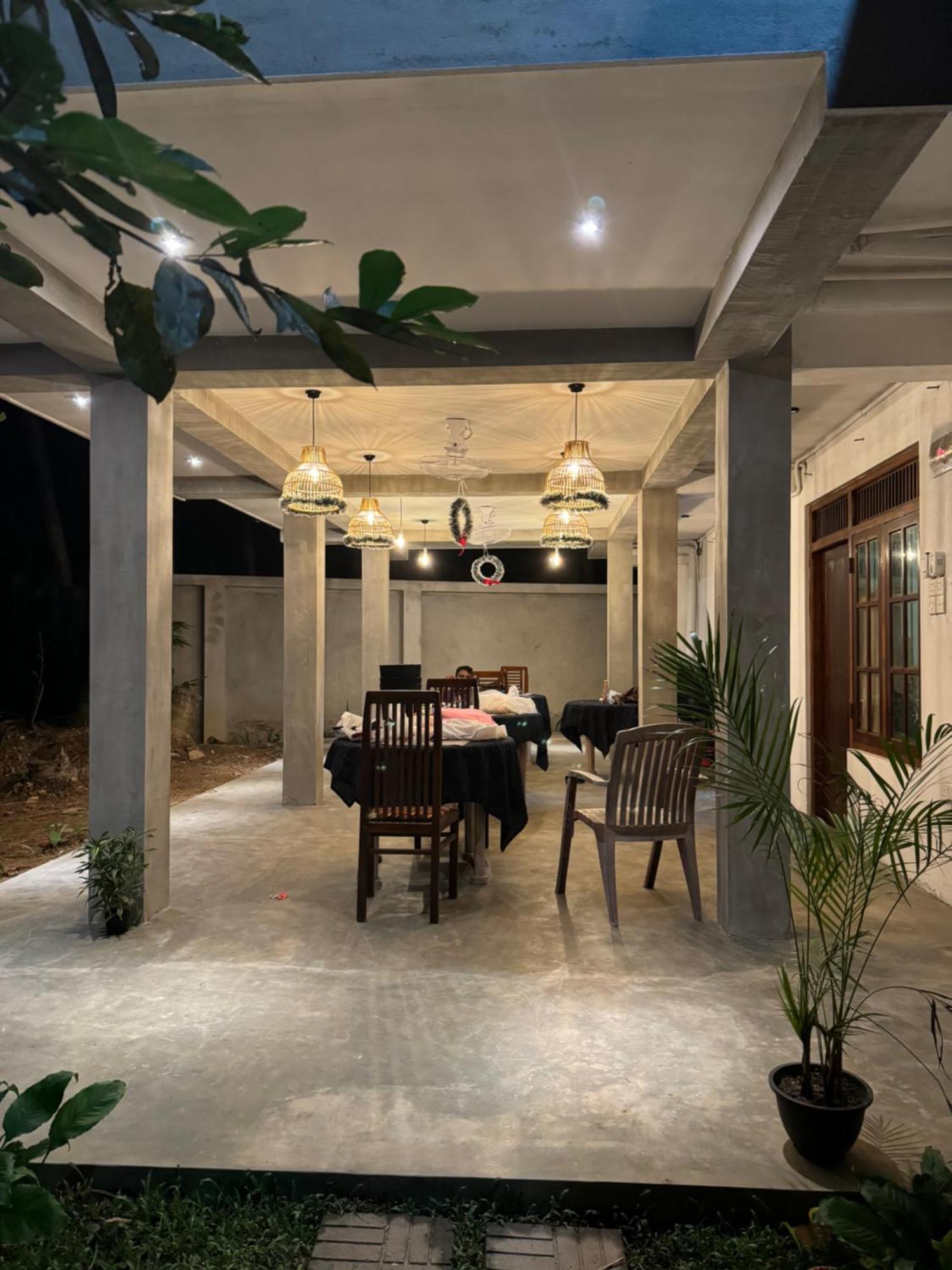 Brinkhouse Guesthouse , Unawatuna Beach Exterior photo