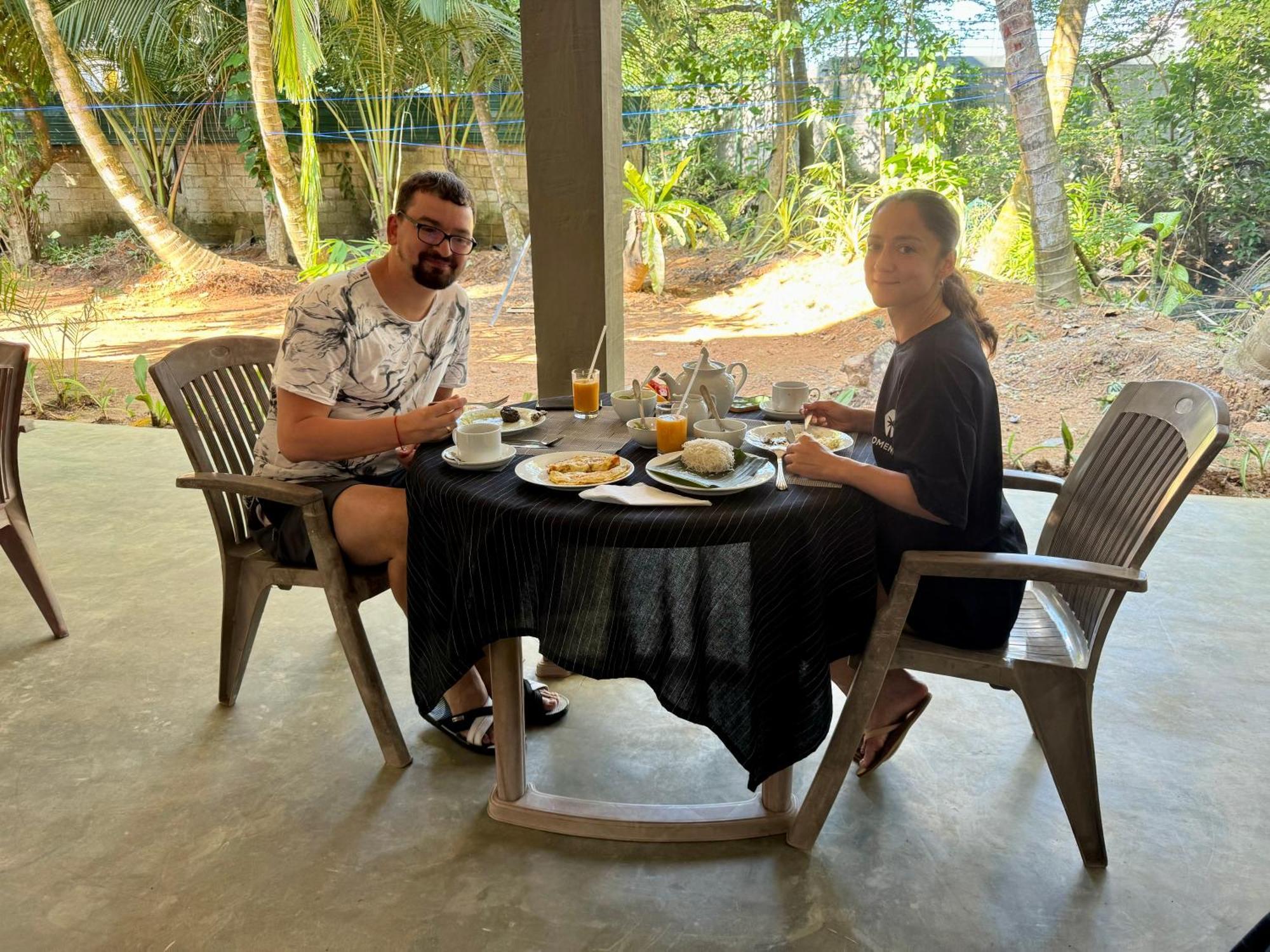 Brinkhouse Guesthouse , Unawatuna Beach Exterior photo